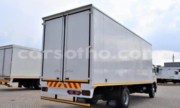 Acheter Occasion Voiture Nissan Urvan Blanc à Maseru, Maseru Acheter Occasion Voiture Nissan Urvan Blanc à Maseru, Maseru