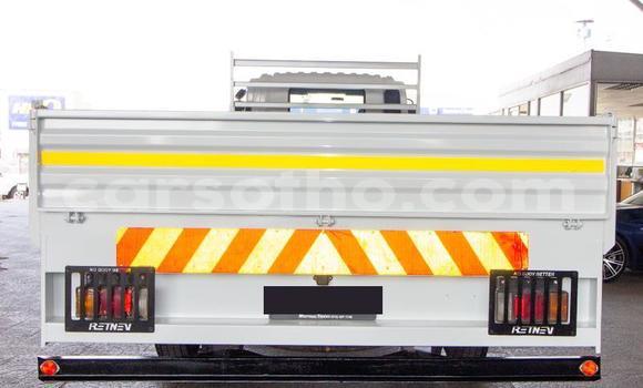 Sayi Na hannu Isuzu FTR 850 White Babbar mota in Maseru a Maseru Sayi Na hannu Isuzu FTR 850 White Babbar mota in Maseru a Maseru