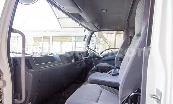 Sayi Na hannu Isuzu FTR 850 White Babbar mota in Maseru a Maseru Sayi Na hannu Isuzu FTR 850 White Babbar mota in Maseru a Maseru