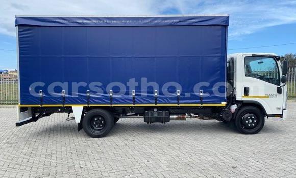 Sayi Na hannu Isuzu FTR 850 White Babbar mota in Maseru a Maseru Sayi Na hannu Isuzu FTR 850 White Babbar mota in Maseru a Maseru