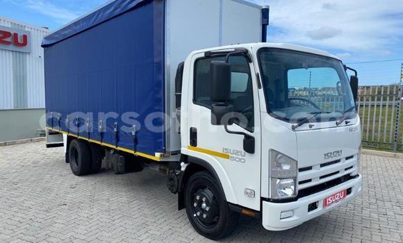 Sayi Na hannu Isuzu FTR 850 White Babbar mota in Maseru a Maseru Sayi Na hannu Isuzu FTR 850 White Babbar mota in Maseru a Maseru