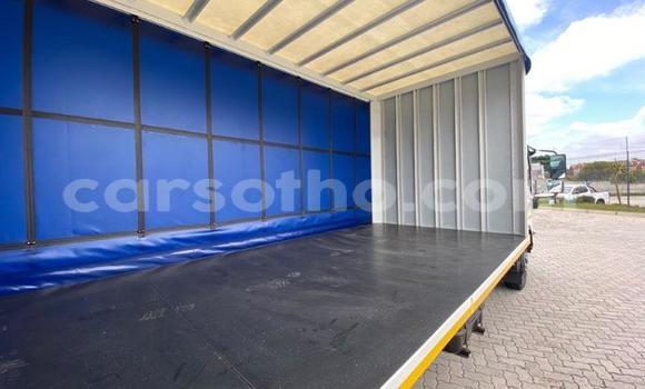 Sayi Na hannu Isuzu FTR 850 White Babbar mota in Maseru a Maseru Sayi Na hannu Isuzu FTR 850 White Babbar mota in Maseru a Maseru