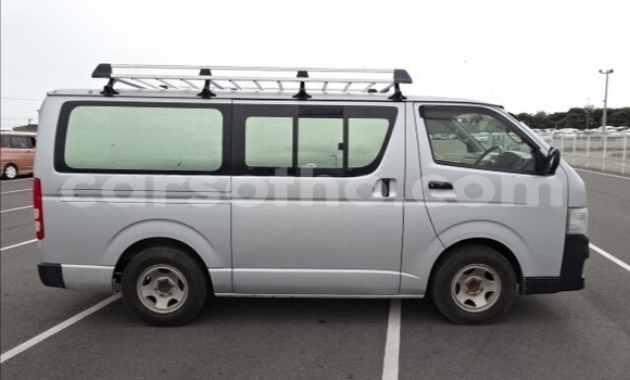 Sayi Na hannu Toyota Hiace Silver Mota in Maseru a Maseru Sayi Na hannu Toyota Hiace Silver Mota in Maseru a Maseru