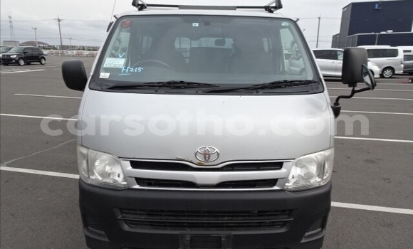 Sayi Na hannu Toyota Hiace Silver Mota in Maseru a Maseru Sayi Na hannu Toyota Hiace Silver Mota in Maseru a Maseru