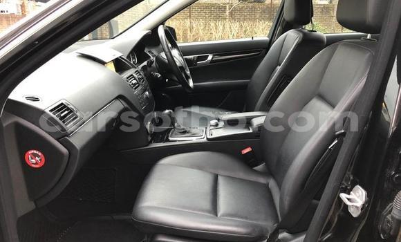 Sayi Na hannu Mercedes-Benz C-klasse Black Mota in Mohale's Hoek a Mohale's Hoek Sayi Na hannu Mercedes-Benz C-klasse Black Mota in Mohale's Hoek a Mohale's Hoek