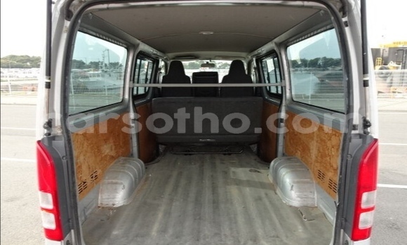 Sayi Na hannu Toyota Hiace Silver Mota in Maseru a Maseru Sayi Na hannu Toyota Hiace Silver Mota in Maseru a Maseru