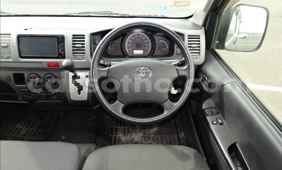 Sayi Na hannu Toyota Hiace Silver Mota in Maseru a Maseru Sayi Na hannu Toyota Hiace Silver Mota in Maseru a Maseru