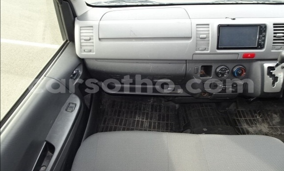 Sayi Na hannu Toyota Hiace Silver Mota in Maseru a Maseru Sayi Na hannu Toyota Hiace Silver Mota in Maseru a Maseru
