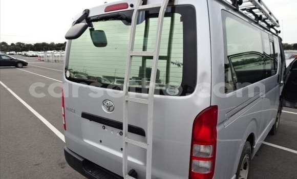 Sayi Na hannu Toyota Hiace Silver Mota in Maseru a Maseru Sayi Na hannu Toyota Hiace Silver Mota in Maseru a Maseru