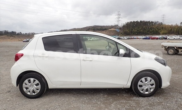 Buy Used Toyota Vitz White Car in Maseru in Maseru Buy Used Toyota Vitz White Car in Maseru in Maseru