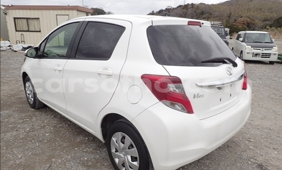 Buy Used Toyota Vitz White Car in Maseru in Maseru Buy Used Toyota Vitz White Car in Maseru in Maseru