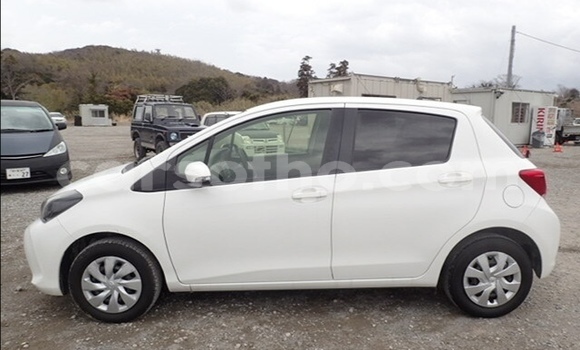 Buy Used Toyota Vitz White Car in Maseru in Maseru Buy Used Toyota Vitz White Car in Maseru in Maseru