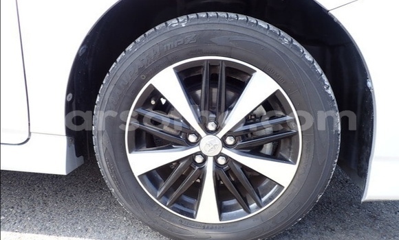 اشتري مستعمل Toyota Wish Silver سيارة في Maseru في Maseru اشتري مستعمل Toyota Wish Silver سيارة في Maseru في Maseru