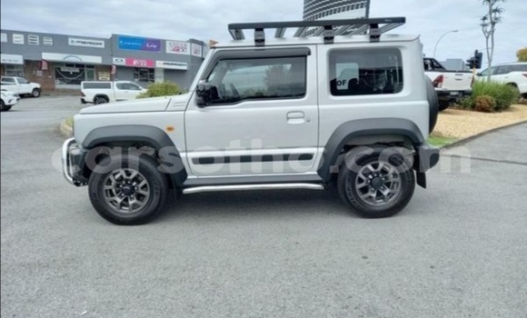 اشتري مستعمل Suzuki Jimny Silver سيارة في Maseru في Maseru اشتري مستعمل Suzuki Jimny Silver سيارة في Maseru في Maseru