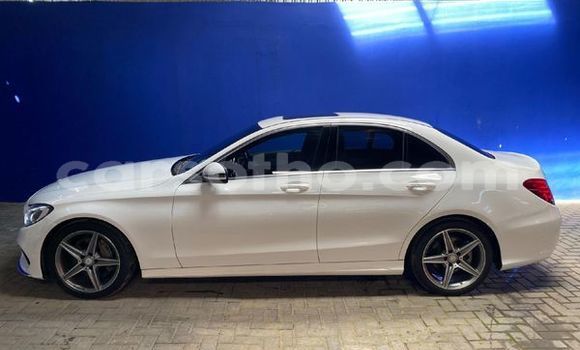 Acheter Occasion Voiture Mercedes-Benz C-Classe Blanc à Maseru, Maseru Acheter Occasion Voiture Mercedes-Benz C-Classe Blanc à Maseru, Maseru
