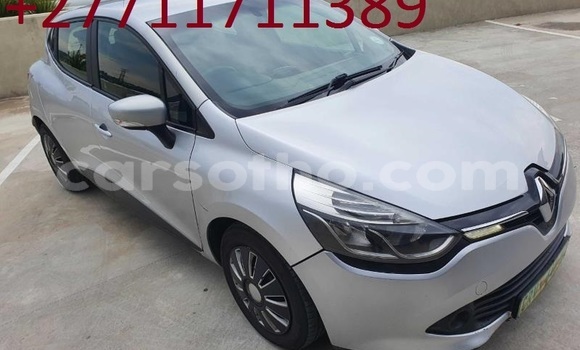 Sayi Na hannu Renault Clio Silver Mota in Maseru a Maseru Sayi Na hannu Renault Clio Silver Mota in Maseru a Maseru