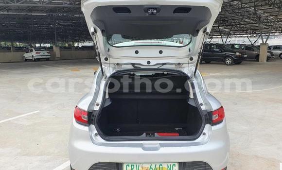 Sayi Na hannu Renault Clio Silver Mota in Maseru a Maseru Sayi Na hannu Renault Clio Silver Mota in Maseru a Maseru