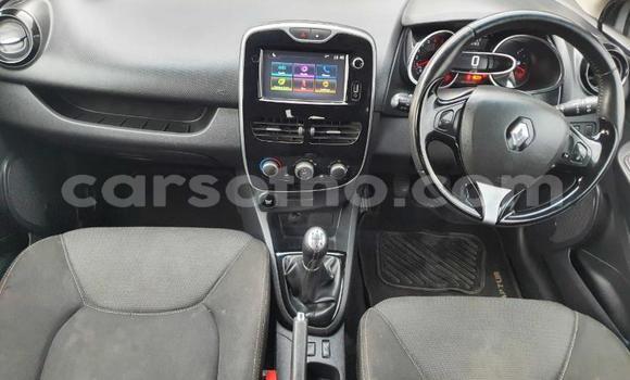 Sayi Na hannu Renault Clio Silver Mota in Maseru a Maseru Sayi Na hannu Renault Clio Silver Mota in Maseru a Maseru