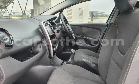 Sayi Na hannu Renault Clio Silver Mota in Maseru a Maseru Sayi Na hannu Renault Clio Silver Mota in Maseru a Maseru