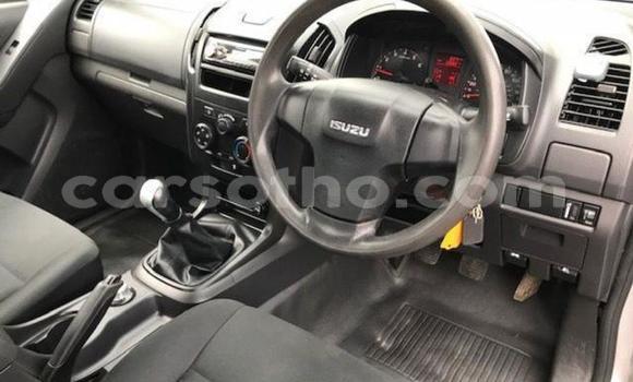 اشتري مستعمل Isuzu D–MAX Silver سيارة في Butha Buthe في Butha-Buthe اشتري مستعمل Isuzu D–MAX Silver سيارة في Butha Buthe في Butha-Buthe