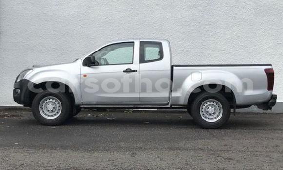 اشتري مستعمل Isuzu D–MAX Silver سيارة في Butha Buthe في Butha-Buthe اشتري مستعمل Isuzu D–MAX Silver سيارة في Butha Buthe في Butha-Buthe