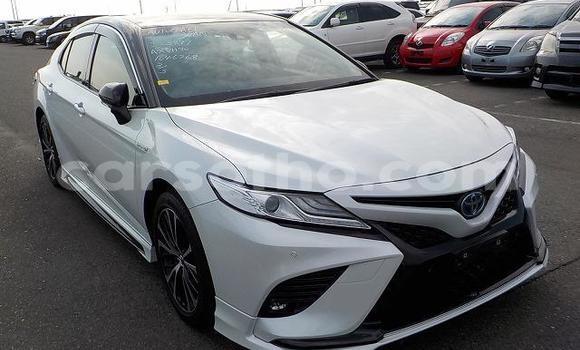 Sayi Na hannu Toyota Camry White Mota in Butha–Buthe a Thaba-Tseka Sayi Na hannu Toyota Camry White Mota in Butha–Buthe a Thaba-Tseka