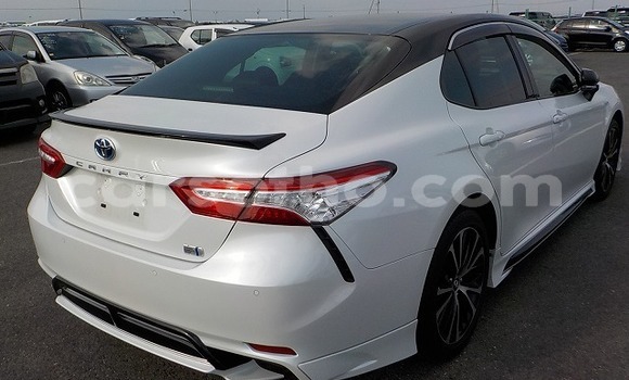 Sayi Na hannu Toyota Camry White Mota in Butha–Buthe a Thaba-Tseka Sayi Na hannu Toyota Camry White Mota in Butha–Buthe a Thaba-Tseka