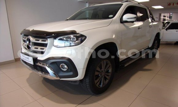 اشتري مستعمل Mercedes-Benz 250 White سيارة في Maseru في Maseru اشتري مستعمل Mercedes-Benz 250 White سيارة في Maseru في Maseru