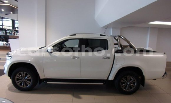 اشتري مستعمل Mercedes-Benz 250 White سيارة في Maseru في Maseru اشتري مستعمل Mercedes-Benz 250 White سيارة في Maseru في Maseru