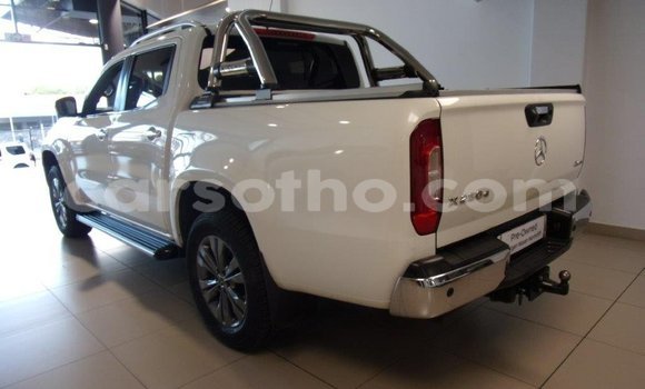 اشتري مستعمل Mercedes-Benz 250 White سيارة في Maseru في Maseru اشتري مستعمل Mercedes-Benz 250 White سيارة في Maseru في Maseru