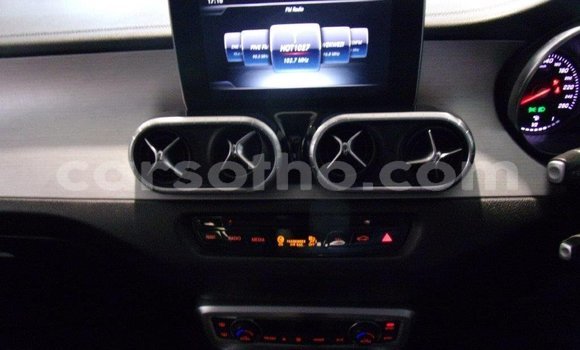 اشتري مستعمل Mercedes-Benz 250 White سيارة في Maseru في Maseru اشتري مستعمل Mercedes-Benz 250 White سيارة في Maseru في Maseru