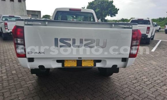 Sayi Na hannu Isuzu D–MAX White Mota in Maseru a Maseru Sayi Na hannu Isuzu D–MAX White Mota in Maseru a Maseru