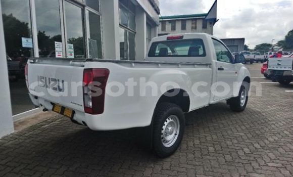 Sayi Na hannu Isuzu D–MAX White Mota in Maseru a Maseru Sayi Na hannu Isuzu D–MAX White Mota in Maseru a Maseru