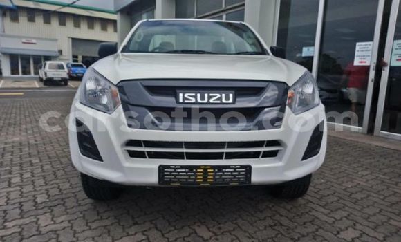 Sayi Na hannu Isuzu D–MAX White Mota in Maseru a Maseru Sayi Na hannu Isuzu D–MAX White Mota in Maseru a Maseru