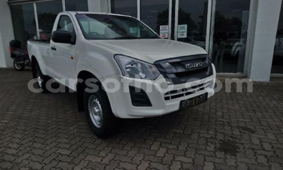 Sayi Na hannu Isuzu D–MAX White Mota in Maseru a Maseru Sayi Na hannu Isuzu D–MAX White Mota in Maseru a Maseru