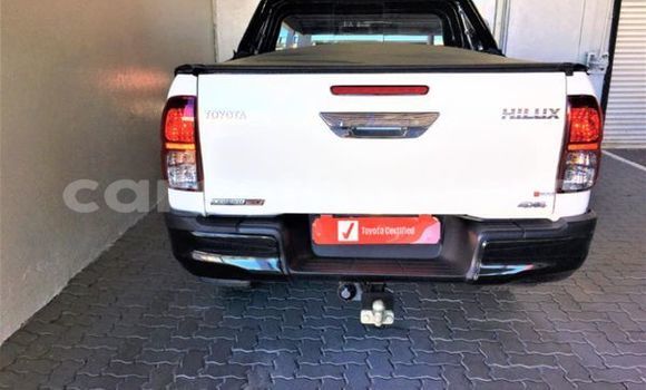 Sayi Na hannu Toyota Hilux Brown Mota in Maseru a Maseru Sayi Na hannu Toyota Hilux Brown Mota in Maseru a Maseru