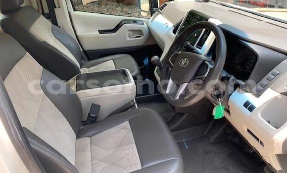 اشتري مستعمل Toyota Hiace White سيارة في Maseru في Maseru اشتري مستعمل Toyota Hiace White سيارة في Maseru في Maseru
