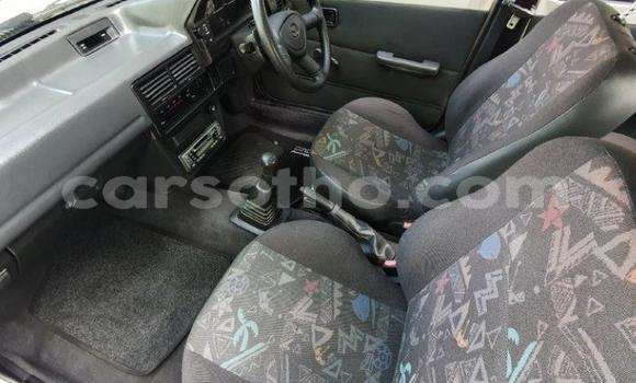 Acheter Occasion Voiture Mazda 323 Blanc à Maseru, Maseru Acheter Occasion Voiture Mazda 323 Blanc à Maseru, Maseru