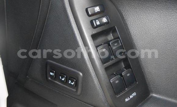 Sayi Na hannu Toyota Land Cruiser Prado White Mota in Maseru a Maseru Sayi Na hannu Toyota Land Cruiser Prado White Mota in Maseru a Maseru