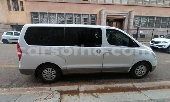 اشتري مستعمل Hyundai H1 White سيارة في Maseru في Maseru اشتري مستعمل Hyundai H1 White سيارة في Maseru في Maseru