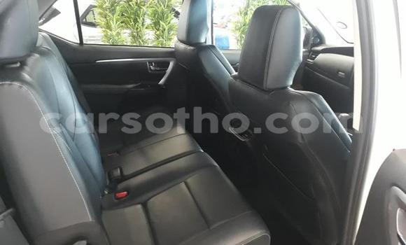 Acheter Occasion Voiture Toyota Fortuner Blanc à Maseru, Maseru Acheter Occasion Voiture Toyota Fortuner Blanc à Maseru, Maseru