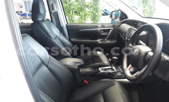Acheter Occasion Voiture Toyota Fortuner Blanc à Maseru, Maseru Acheter Occasion Voiture Toyota Fortuner Blanc à Maseru, Maseru