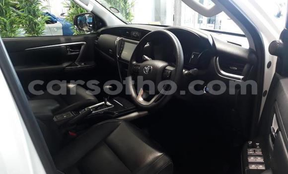Acheter Occasion Voiture Toyota Fortuner Blanc à Maseru, Maseru Acheter Occasion Voiture Toyota Fortuner Blanc à Maseru, Maseru