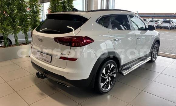 Sayi Na hannu Hyundai Tucson White Mota in Maseru a Maseru Sayi Na hannu Hyundai Tucson White Mota in Maseru a Maseru
