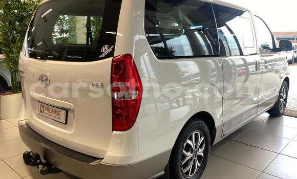 اشتري مستعمل Hyundai H1 White سيارة في Maseru في Maseru اشتري مستعمل Hyundai H1 White سيارة في Maseru في Maseru