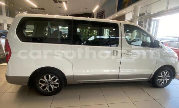 اشتري مستعمل Hyundai H1 White سيارة في Maseru في Maseru اشتري مستعمل Hyundai H1 White سيارة في Maseru في Maseru