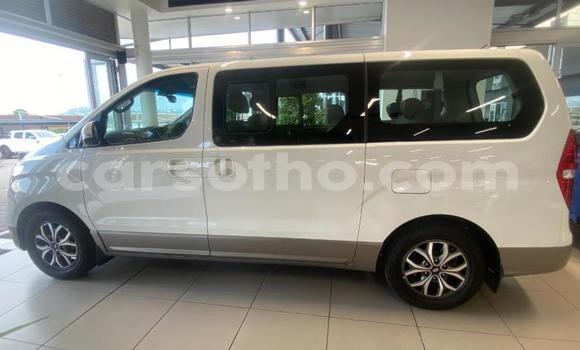 اشتري مستعمل Hyundai H1 White سيارة في Maseru في Maseru اشتري مستعمل Hyundai H1 White سيارة في Maseru في Maseru