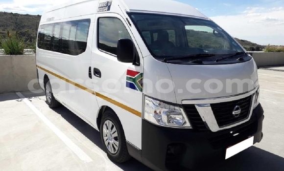 Sayi Na hannu Nissan NV350 Caravan White Mota in Maseru a Maseru Sayi Na hannu Nissan NV350 Caravan White Mota in Maseru a Maseru