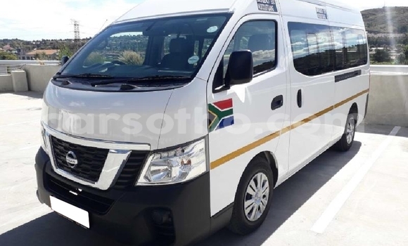 Sayi Na hannu Nissan NV350 Caravan White Mota in Maseru a Maseru Sayi Na hannu Nissan NV350 Caravan White Mota in Maseru a Maseru