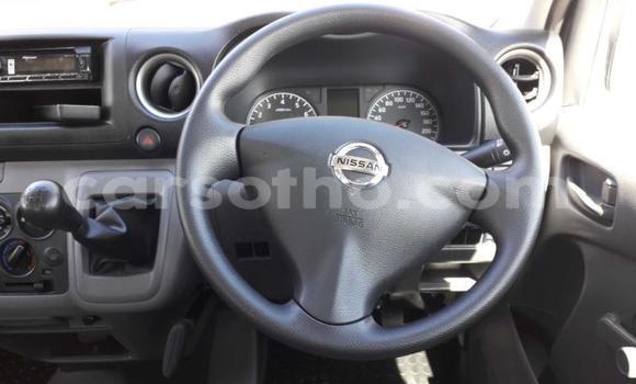 Sayi Na hannu Nissan NV350 Caravan White Mota in Maseru a Maseru Sayi Na hannu Nissan NV350 Caravan White Mota in Maseru a Maseru
